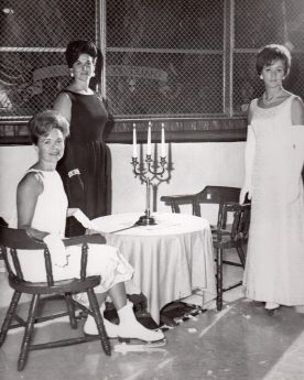 1960s - fashionshowonice.jpg