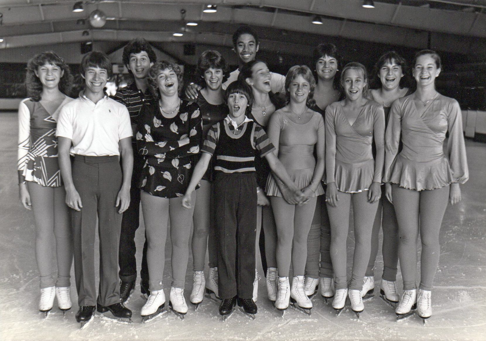 1980s - photo_skatersposing.jpg